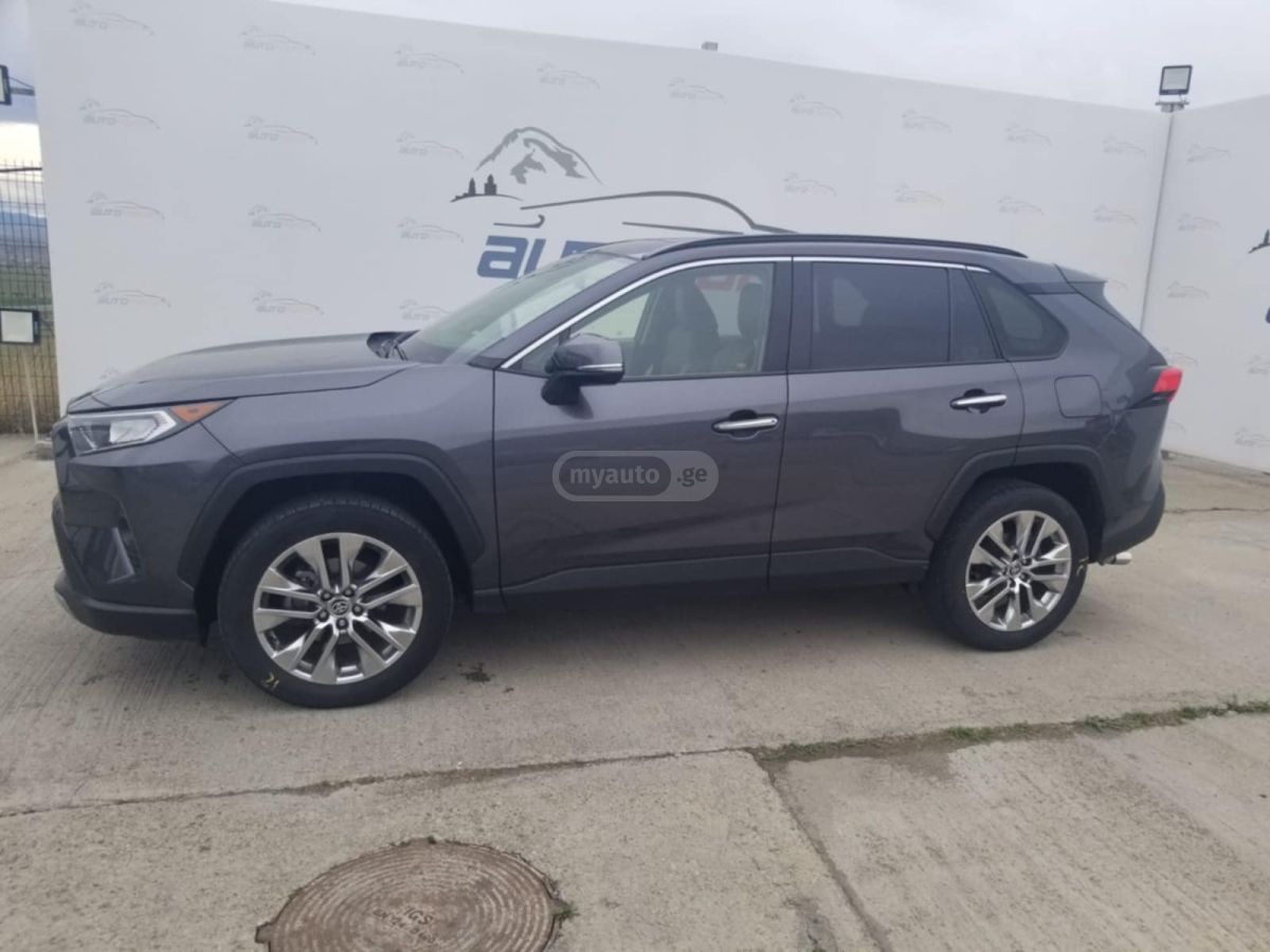 Toyota RAV 4 - фото 6