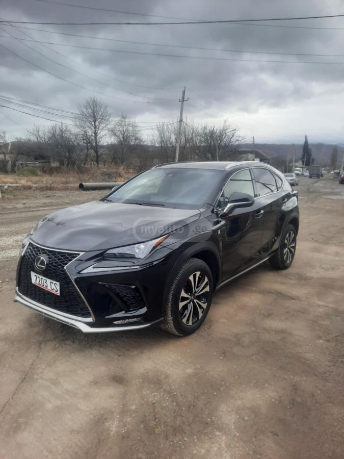 Lexus NX 300 - фото 1