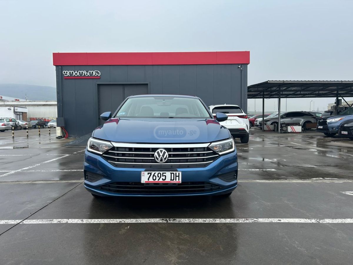 Volkswagen Jetta - фото 1