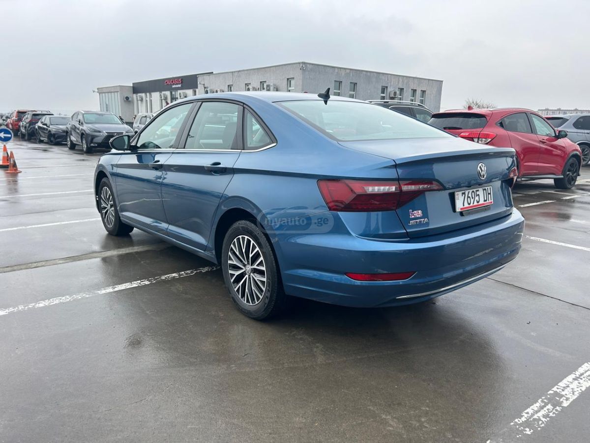 Volkswagen Jetta - фото 5