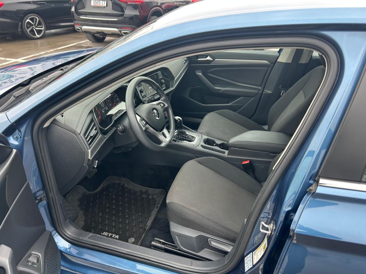 Volkswagen Jetta - фото 7