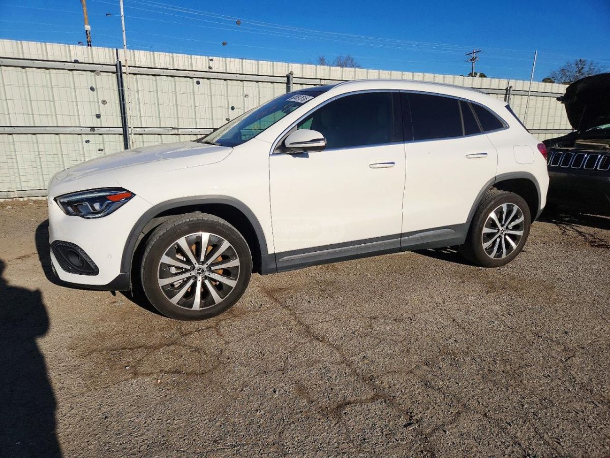 Mercedes-Benz GLA 250 - фото 1