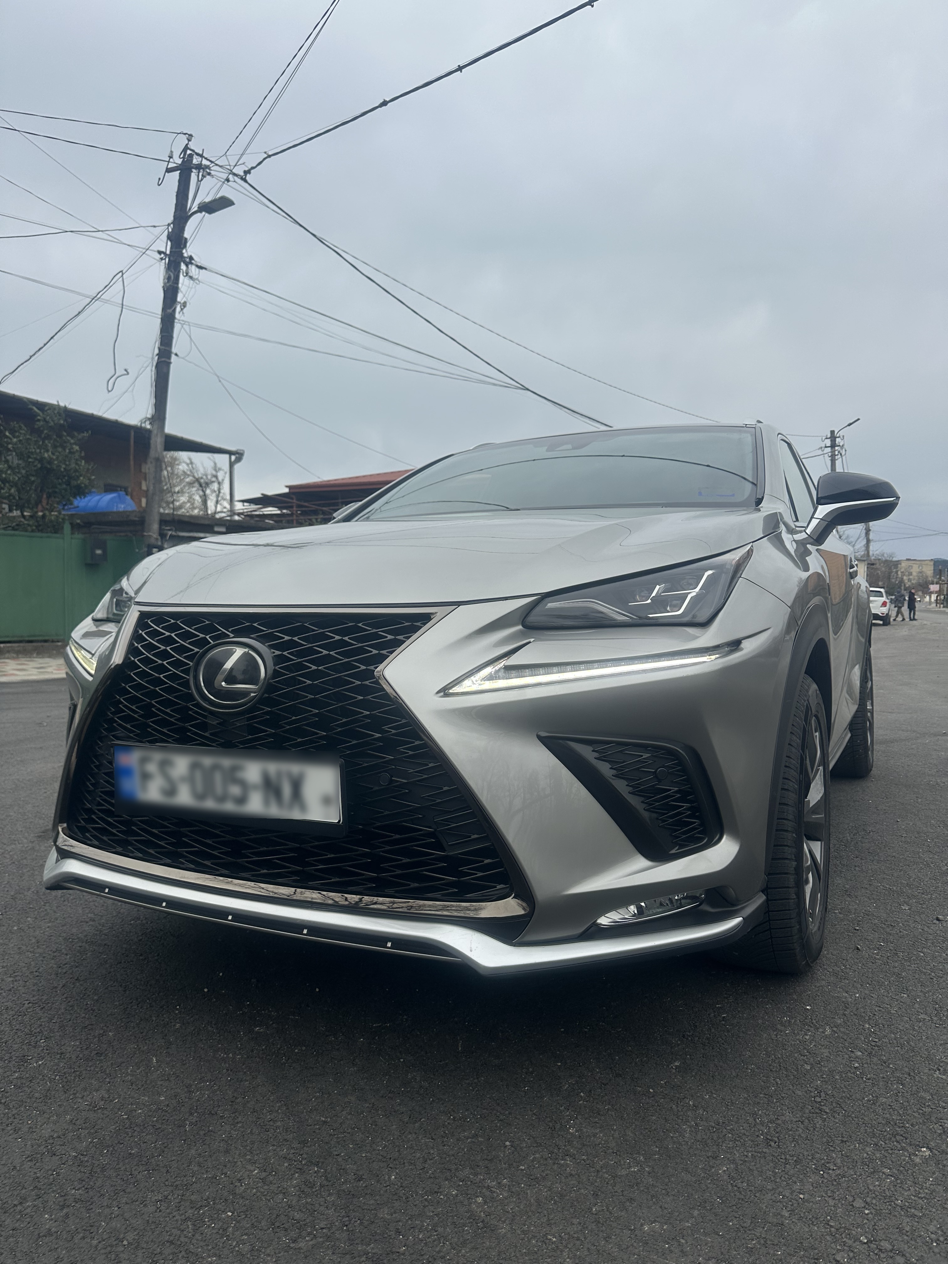 Lexus NX 300 - фото 1