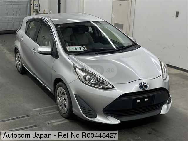 Toyota Aqua - фото 1