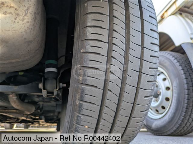 Toyota Aqua - фото 14