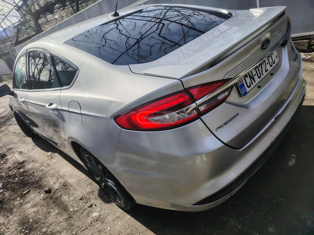 Ford Fusion - фото 4