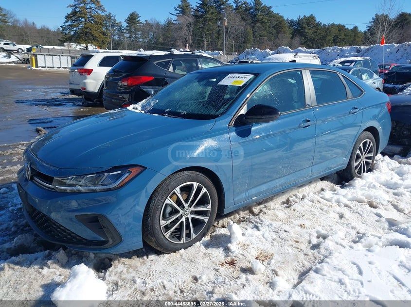 Volkswagen Jetta - фото 1