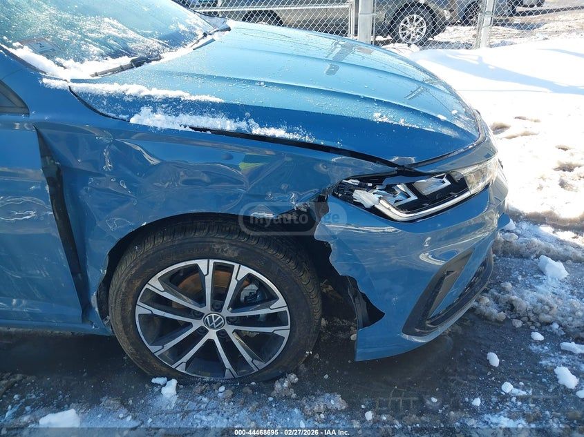 Volkswagen Jetta - фото 4