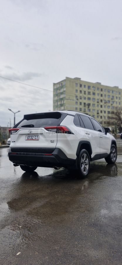 Toyota RAV 4 - фото 4