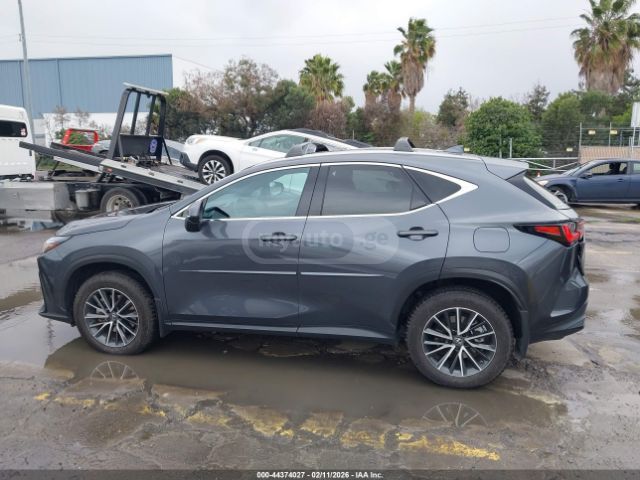 Lexus Premium 4dr All-Wheel Drive Au — миниатюра 13