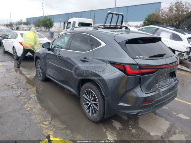 Lexus Premium 4dr All-Wheel Drive Au — миниатюра 4