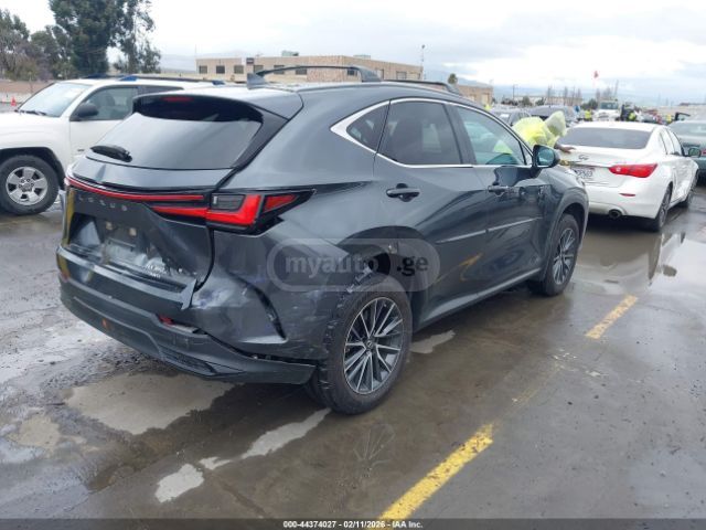 Lexus Premium 4dr All-Wheel Drive Au — миниатюра 5