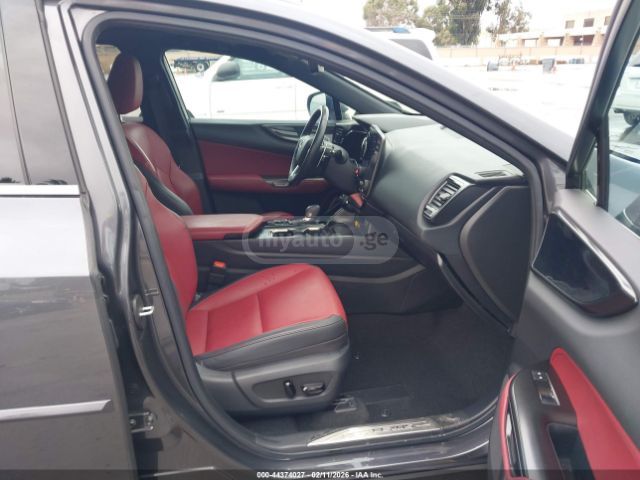 Lexus Premium 4dr All-Wheel Drive Au — миниатюра 6