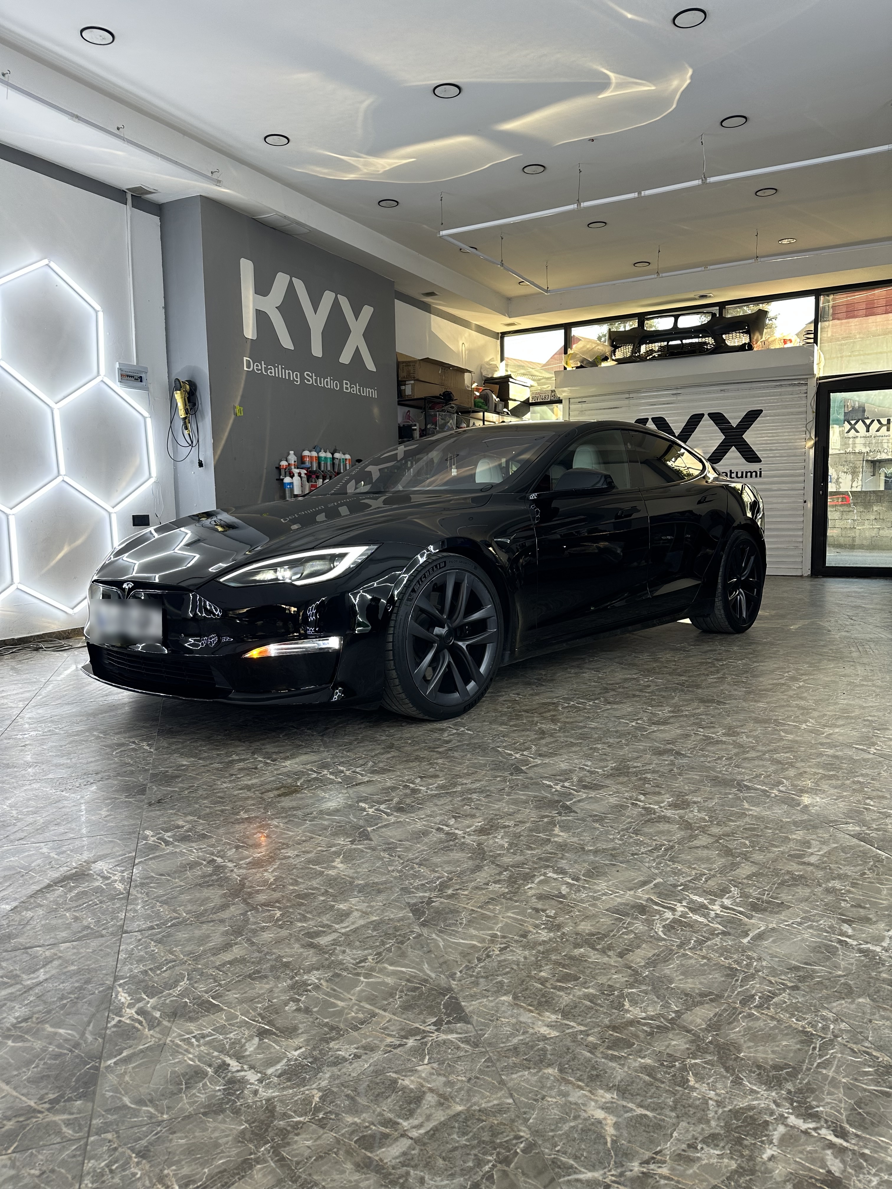 Tesla Model S - фото 3