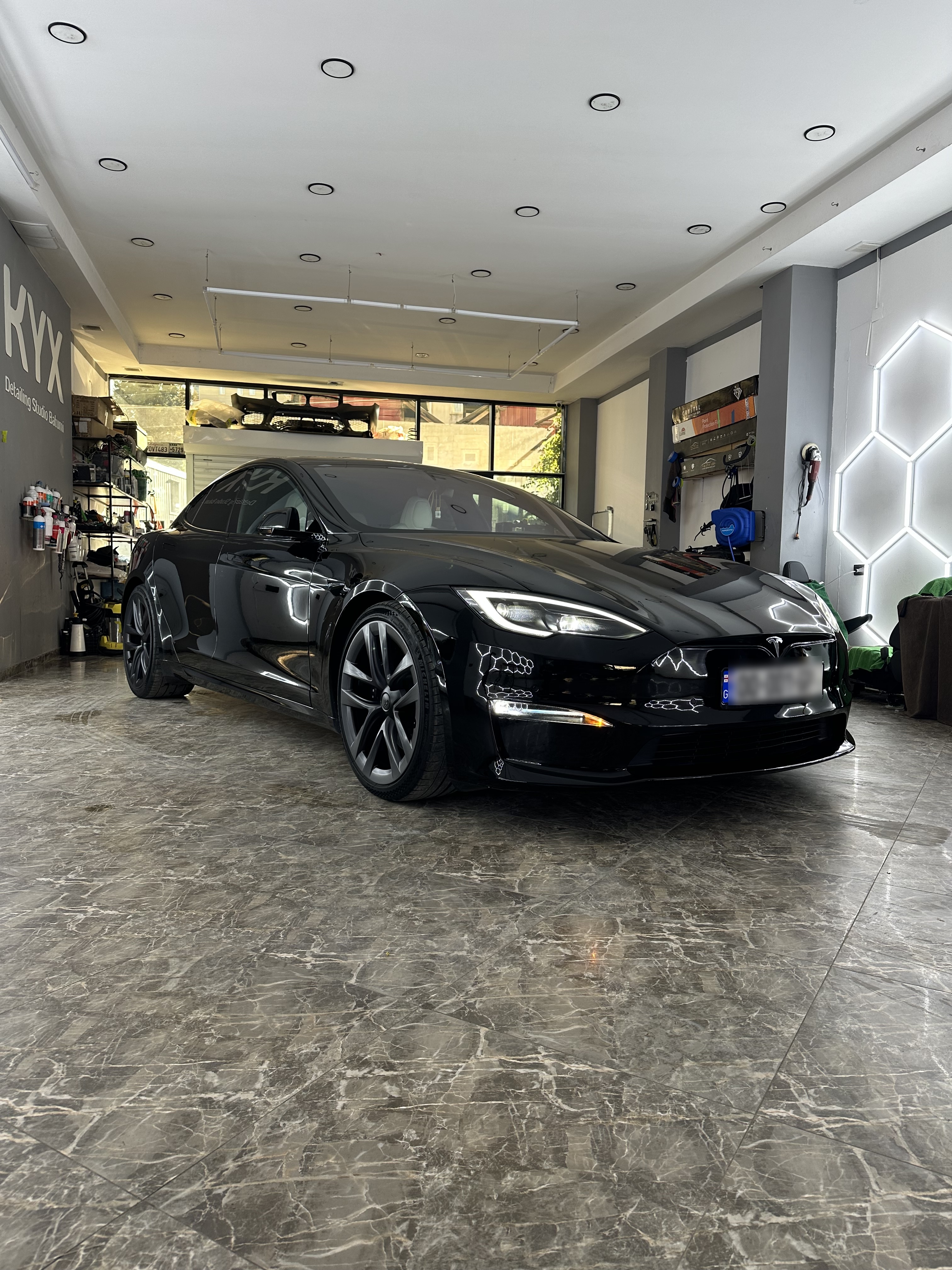 Tesla Model S - фото 6