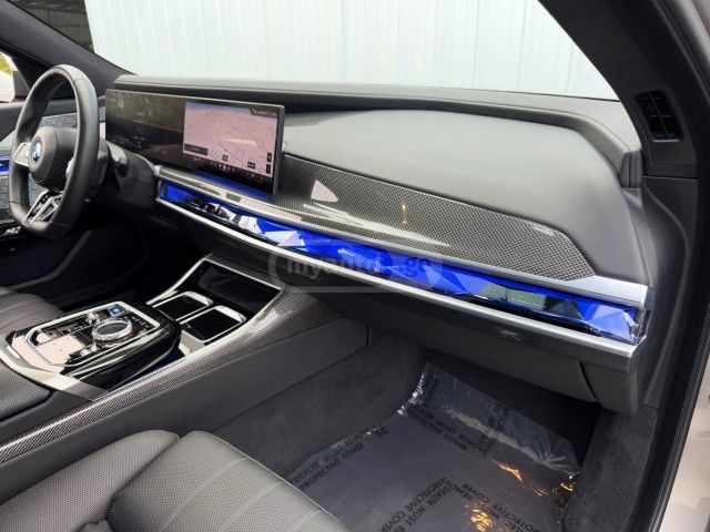 BMW I7 - фото 10