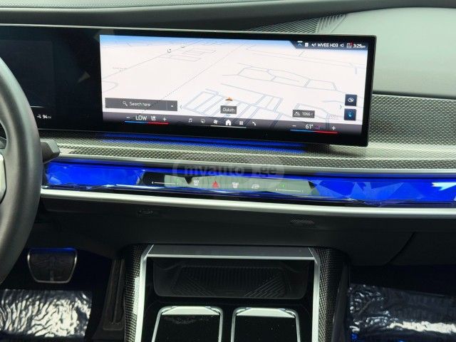 BMW I7 - фото 13