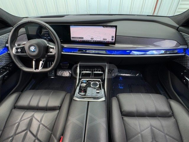 BMW I7 - фото 7