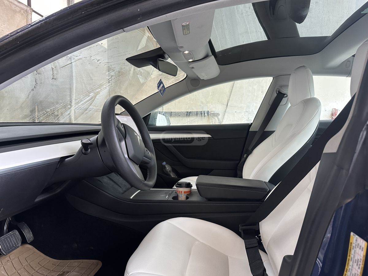 Tesla Model 3 - фото 2