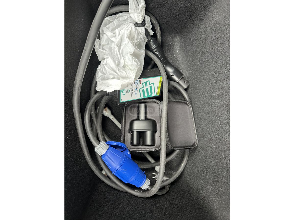 Tesla Model 3 - фото 3