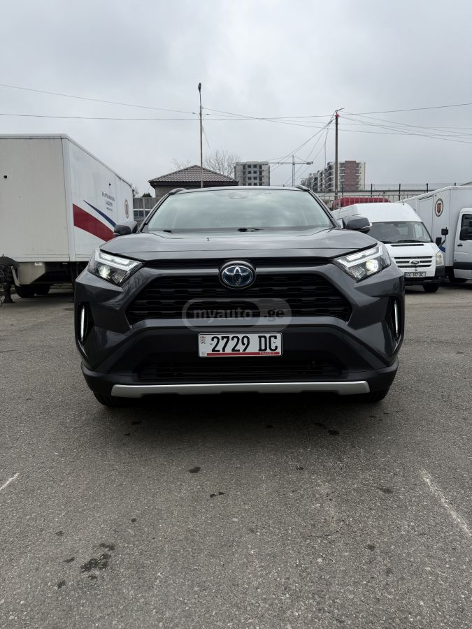 Toyota RAV 4 - фото 1