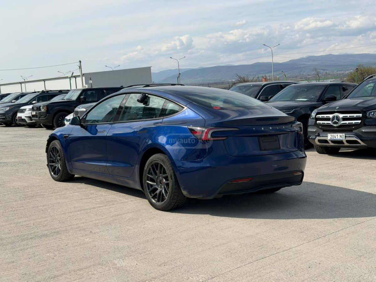Tesla Model 3 - фото 3