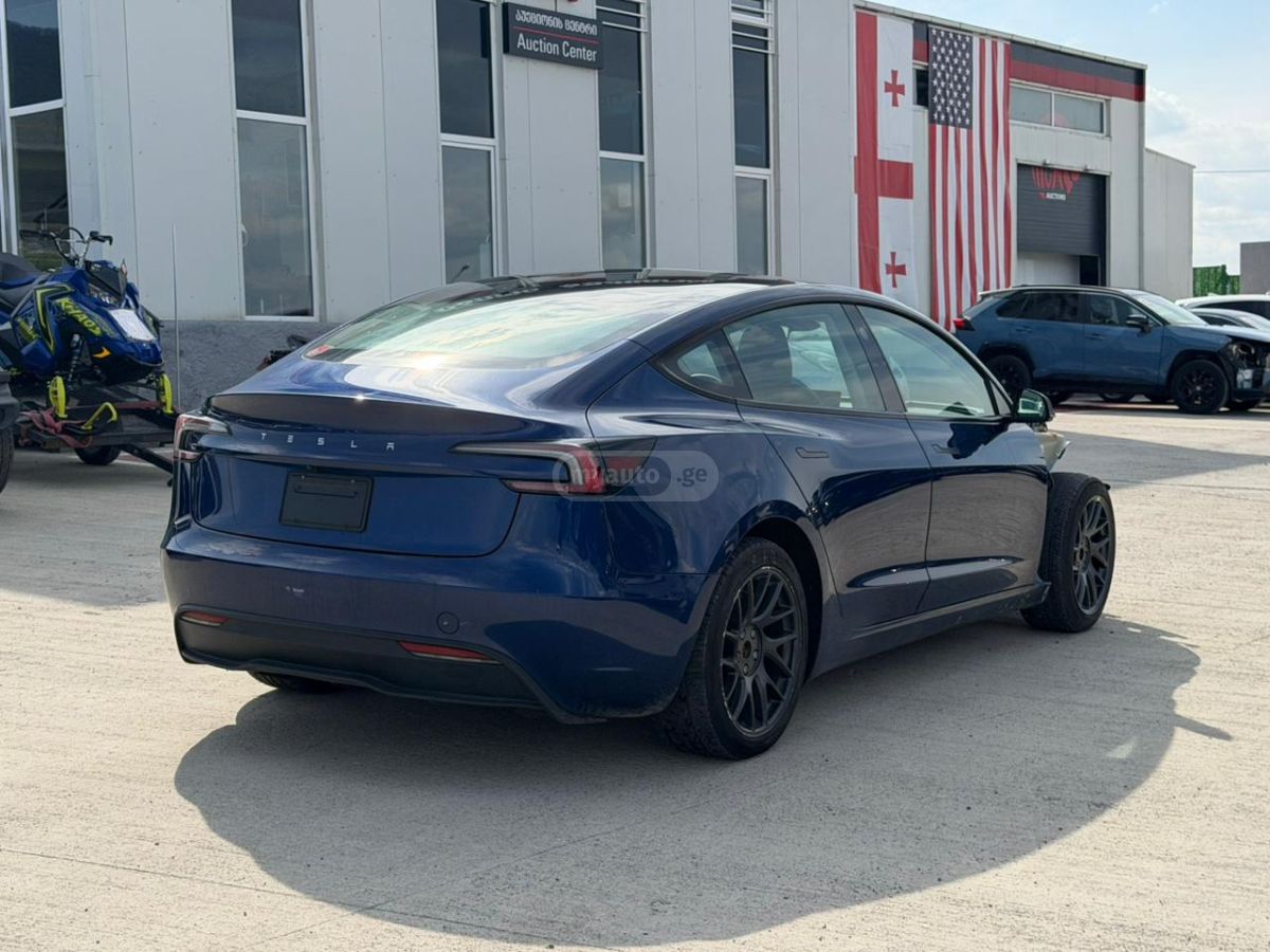 Tesla Model 3 - фото 4