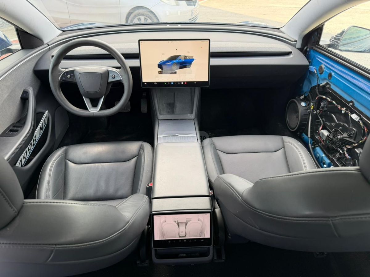 Tesla Model 3 - фото 5