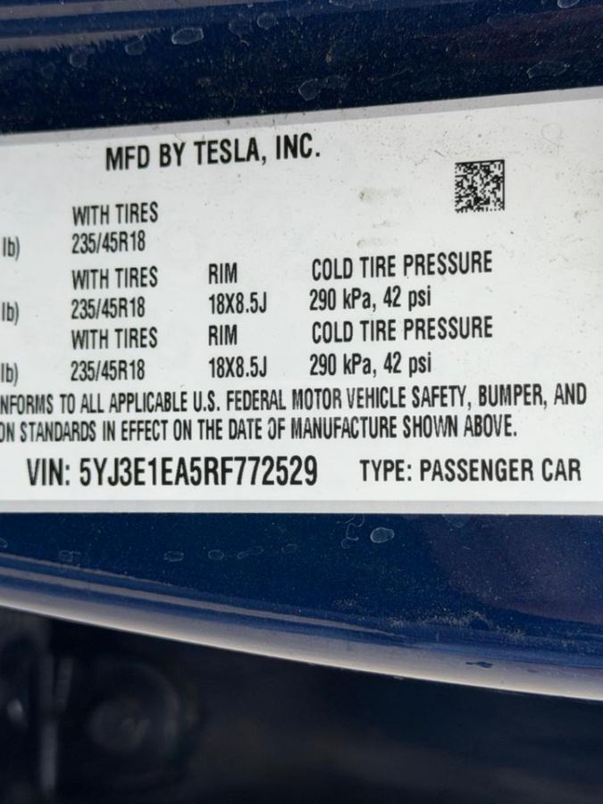 Tesla Model 3 - фото 7