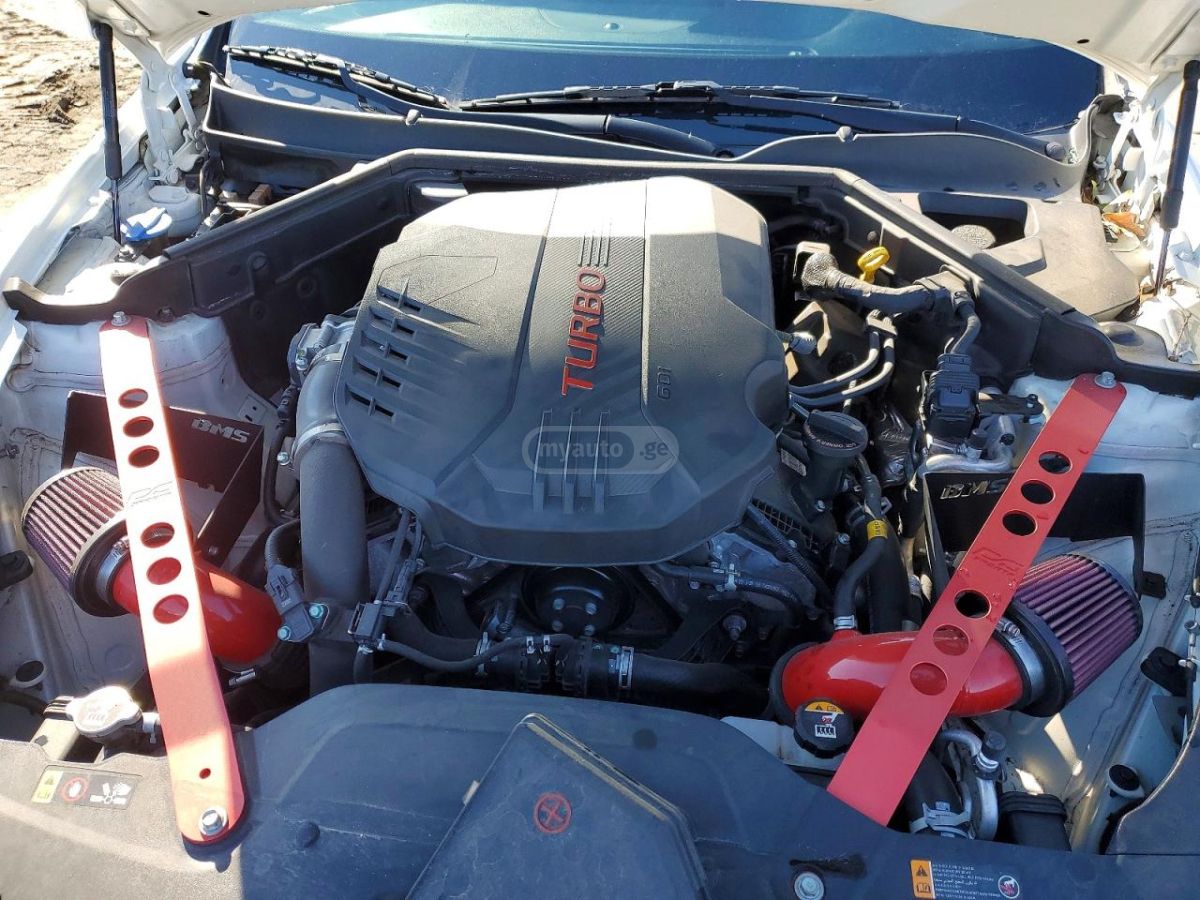 Kia Stinger - фото 10