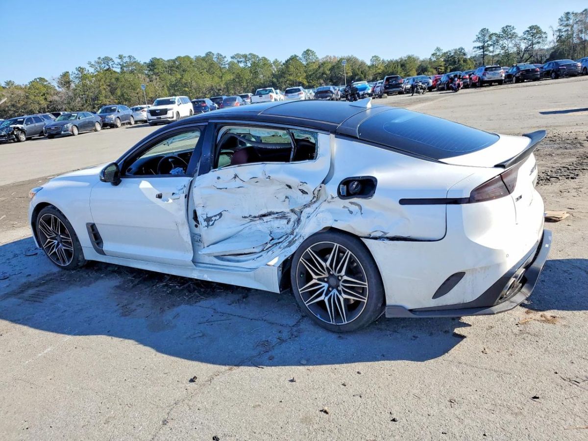 Kia Stinger - фото 2