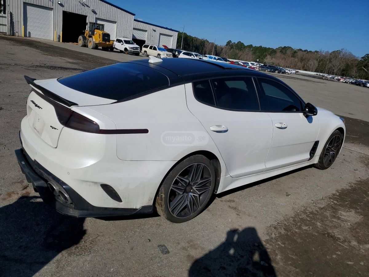 Kia Stinger - фото 3