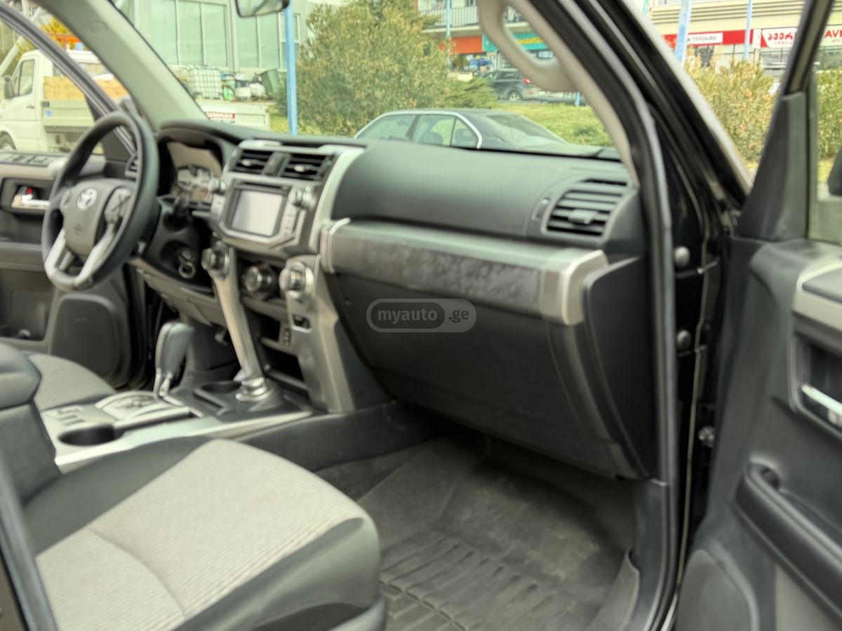 Toyota 4Runner - фото 9