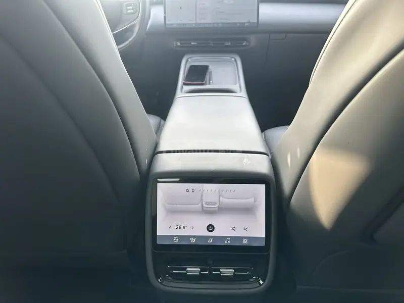 XPeng P7 2024 — миниатюра 10