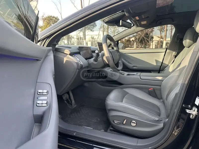 XPeng P7 2024 — миниатюра 8