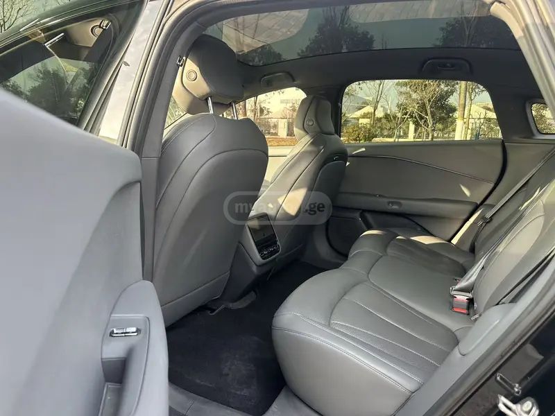 XPeng P7 2024 — миниатюра 9