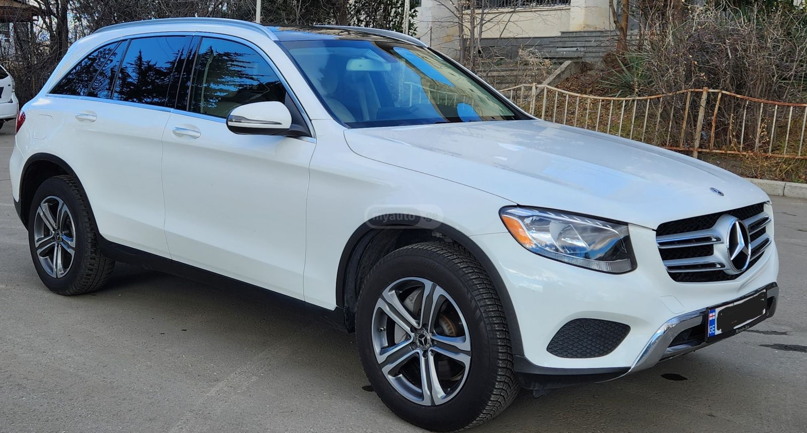 Mercedes-Benz GLC 300 - фото 1