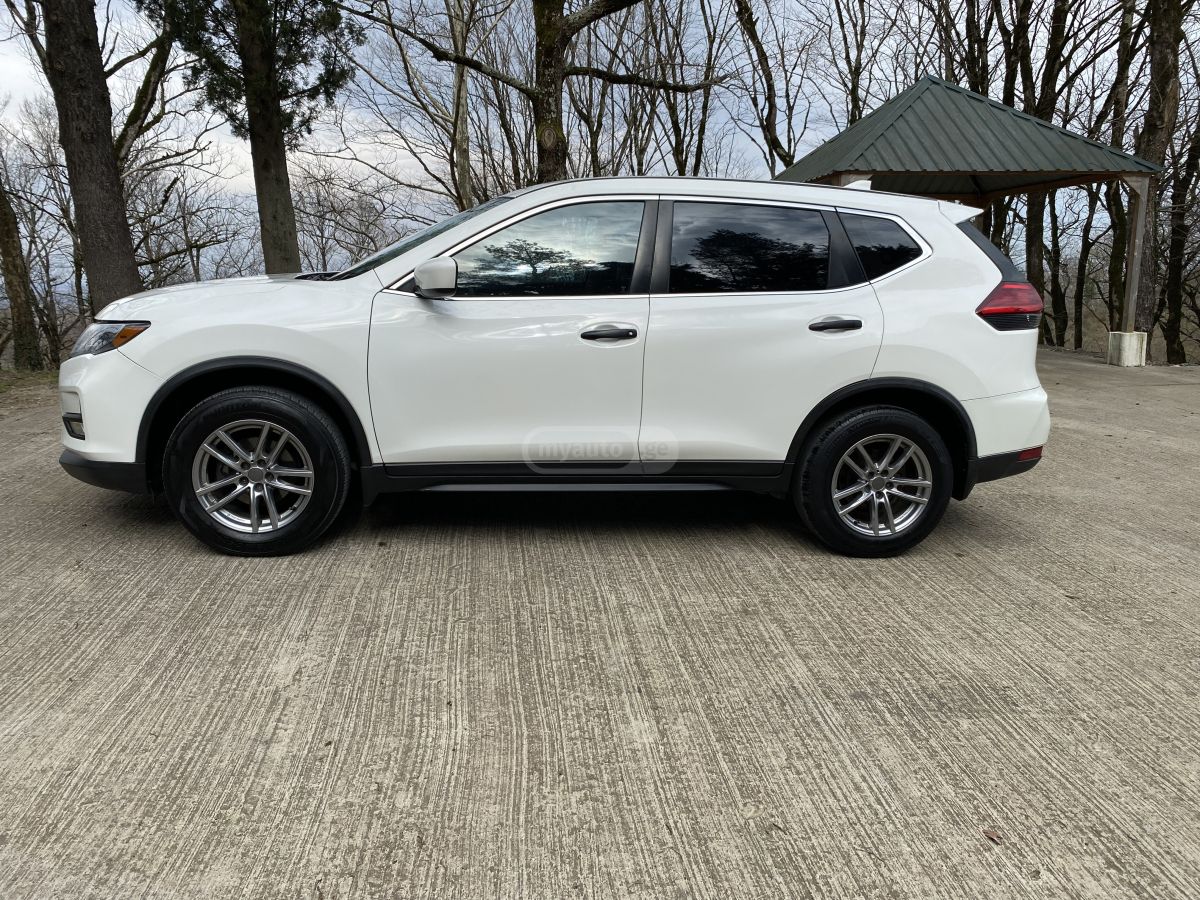 Nissan Rogue - фото 1