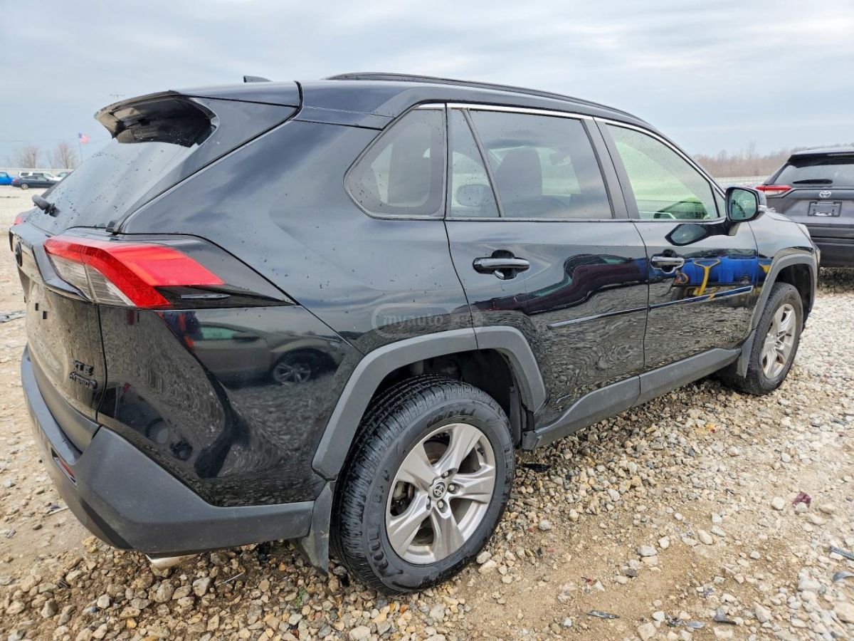 Toyota Rav 4 - фото 3
