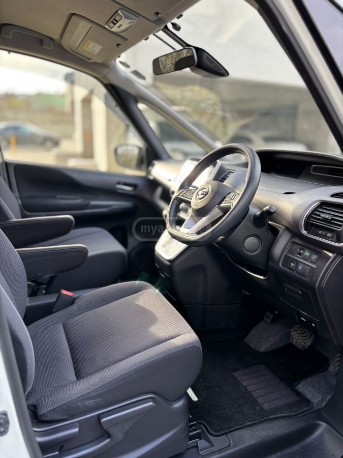 Nissan Serena - фото 11