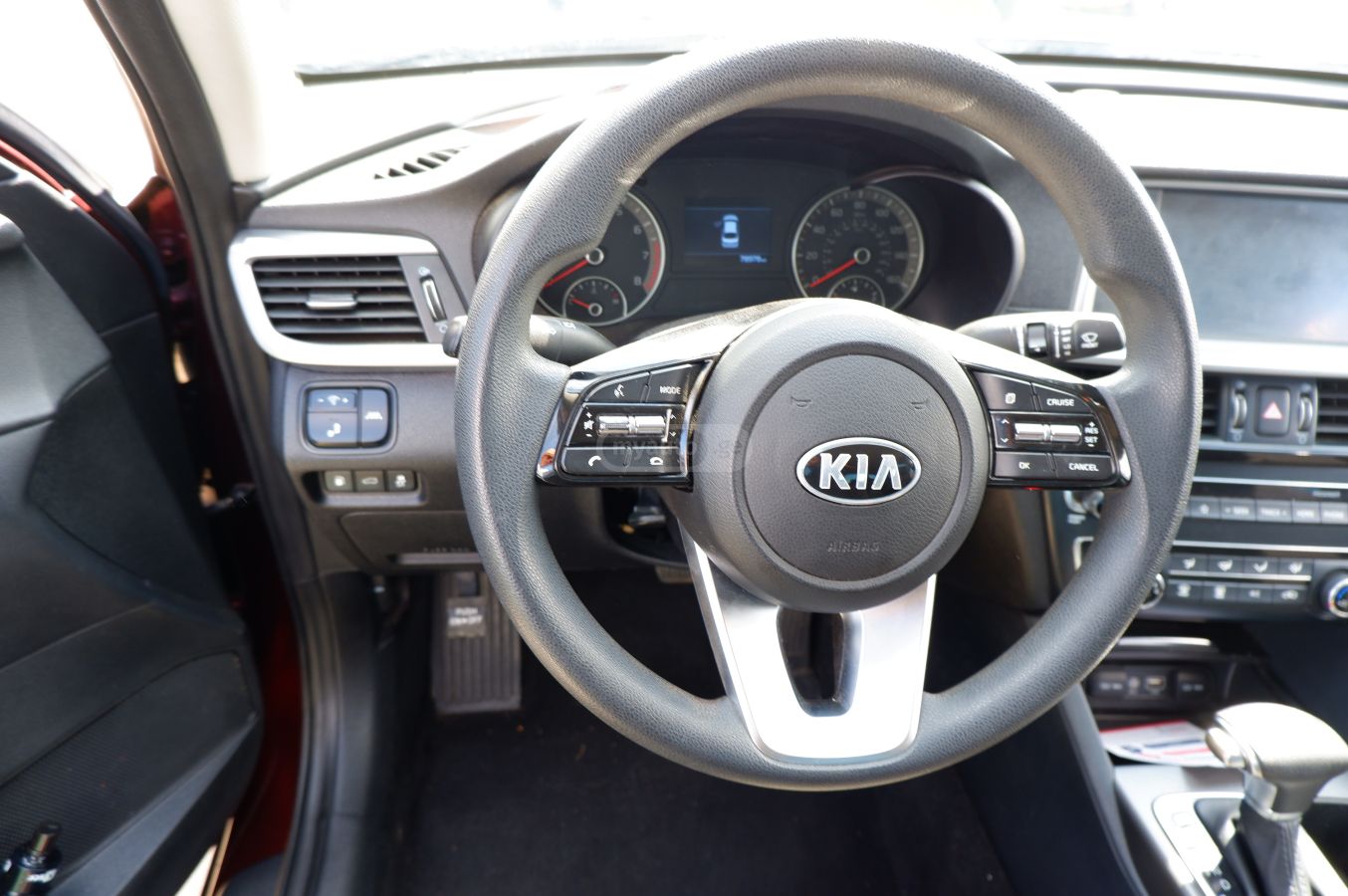 Kia Optima - фото 11