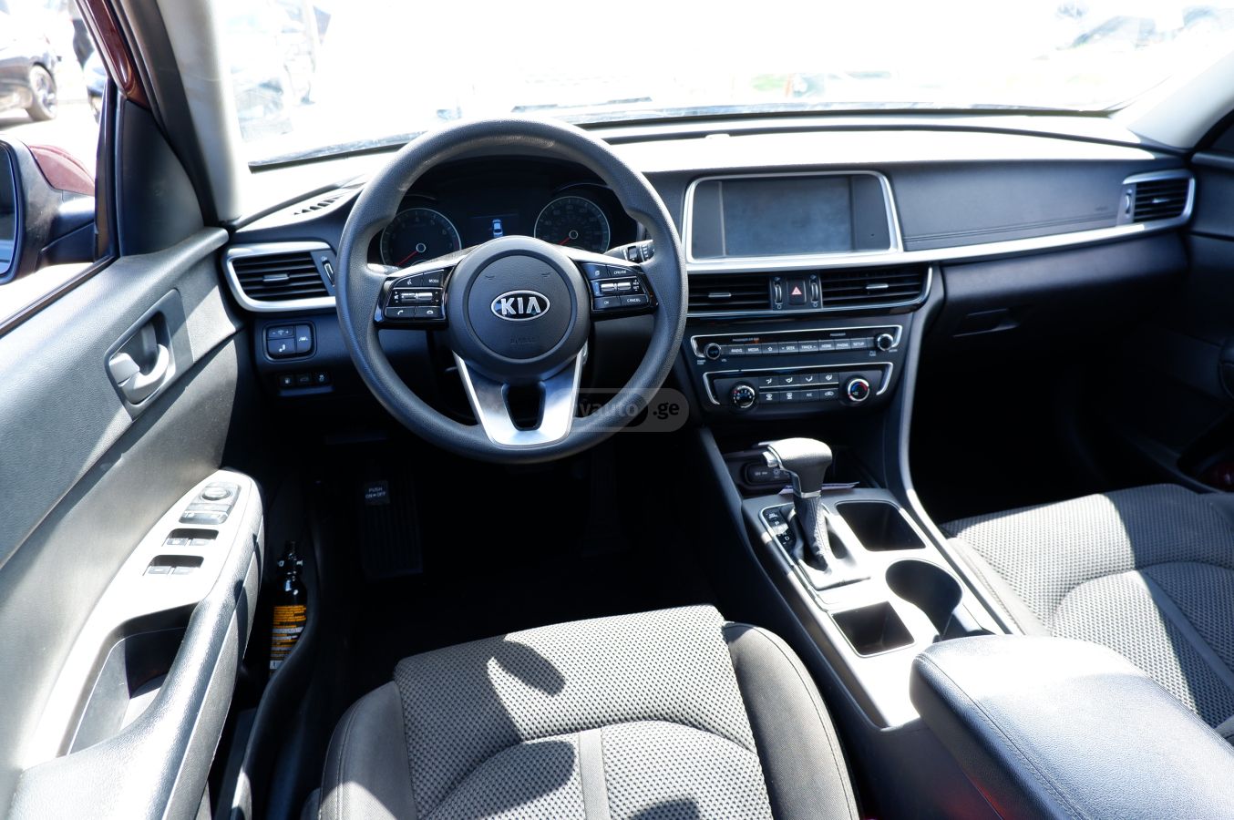 Kia Optima - фото 9