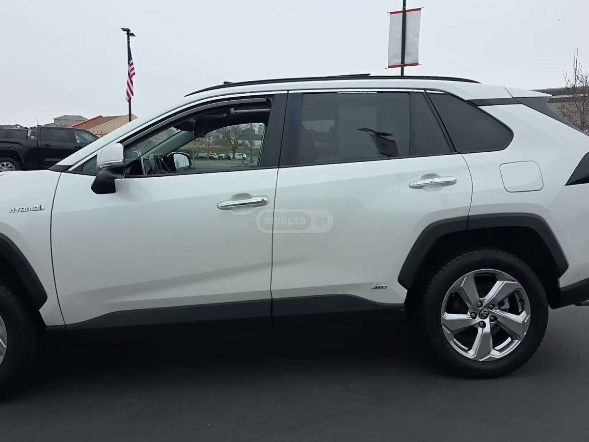 Toyota RAV 4 - фото 2