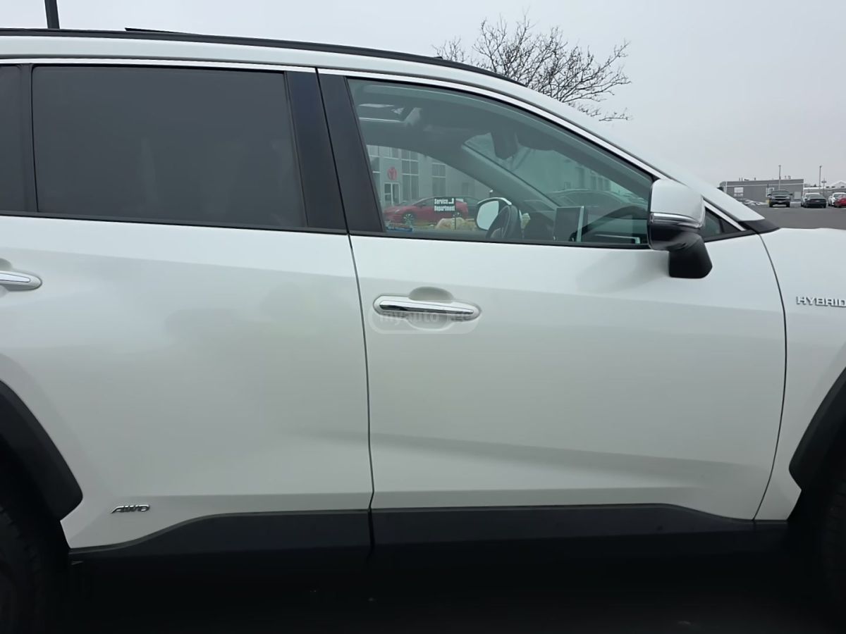 Toyota RAV 4 - фото 3