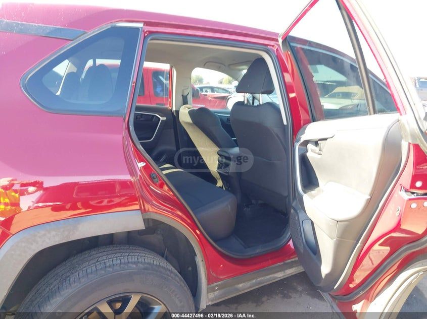 Toyota RAV 4 - фото 8