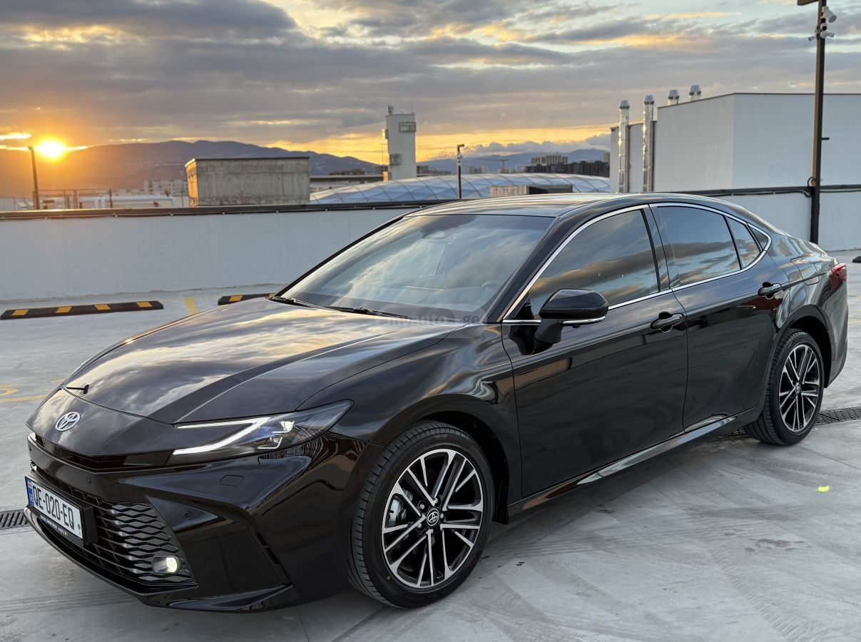 Toyota Camry - фото 3