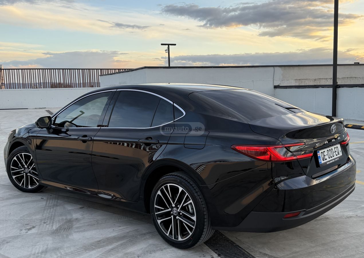 Toyota Camry - фото 6