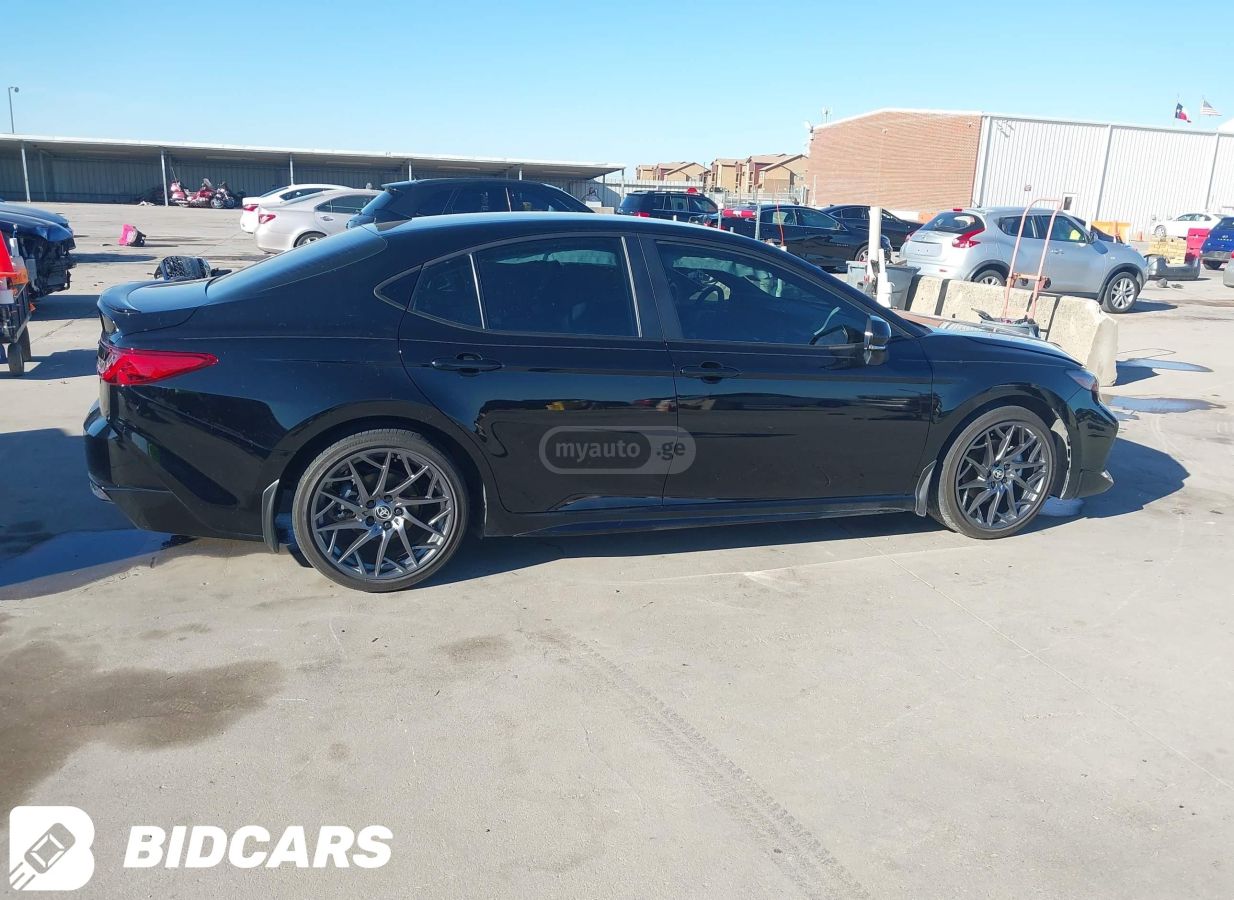 Toyota Camry - фото 11