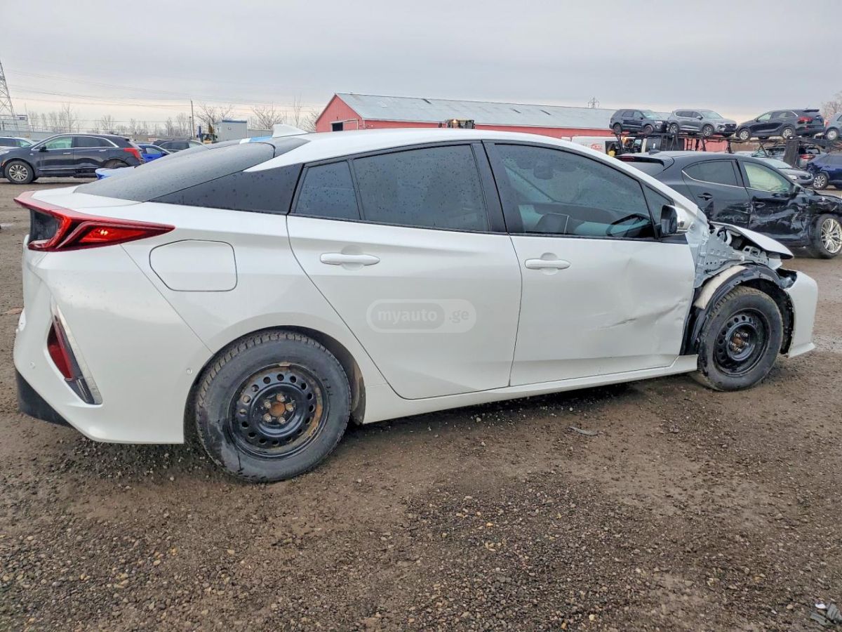 Toyota Prius - фото 3