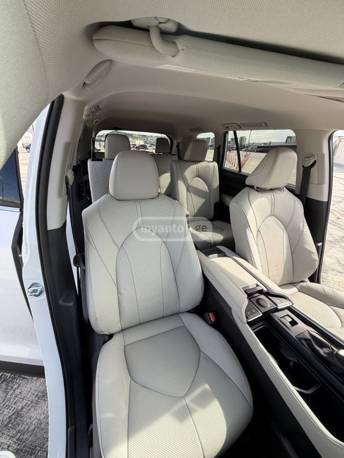 Toyota Grand Highlander - фото 10